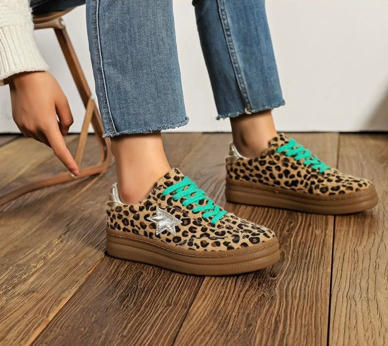 Green Lace Leo Trainer