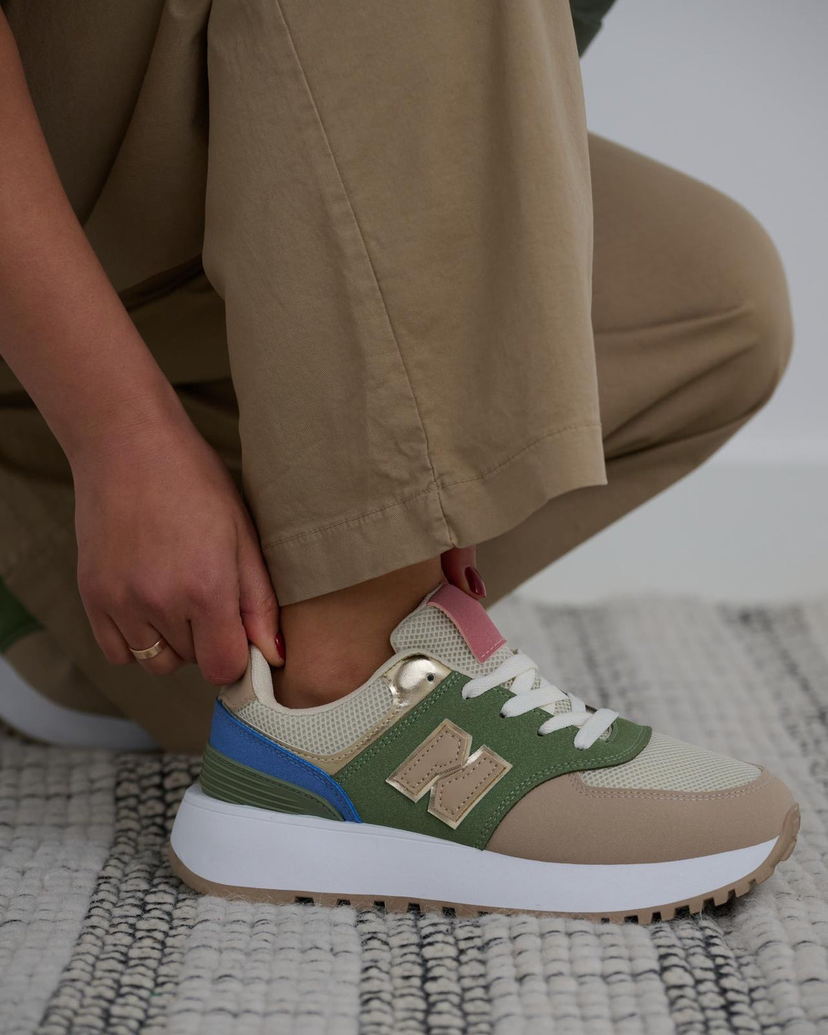 Gabby Trainer - Green
