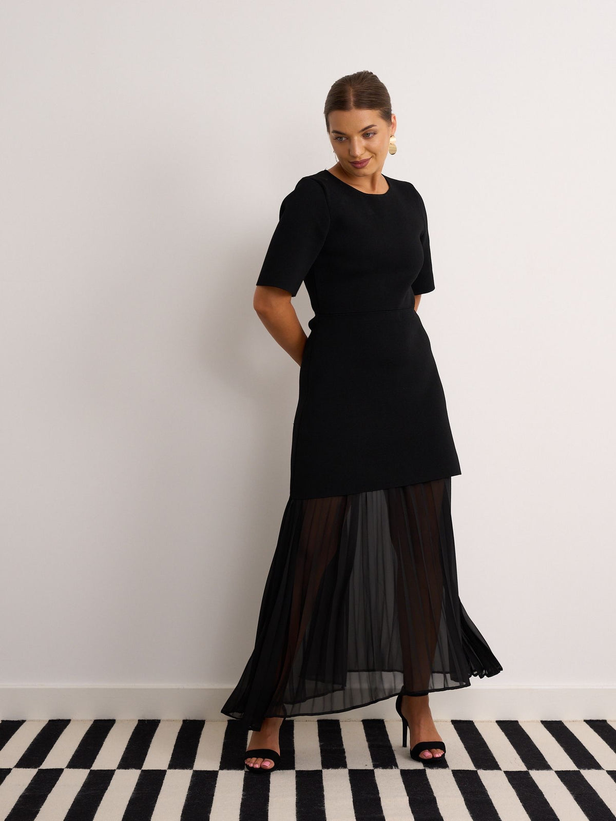 Dress/Chiffon Skirt - Black