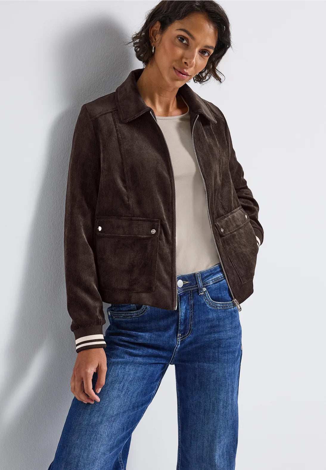 Short Corduroy Jkt - deep roast brown               212791