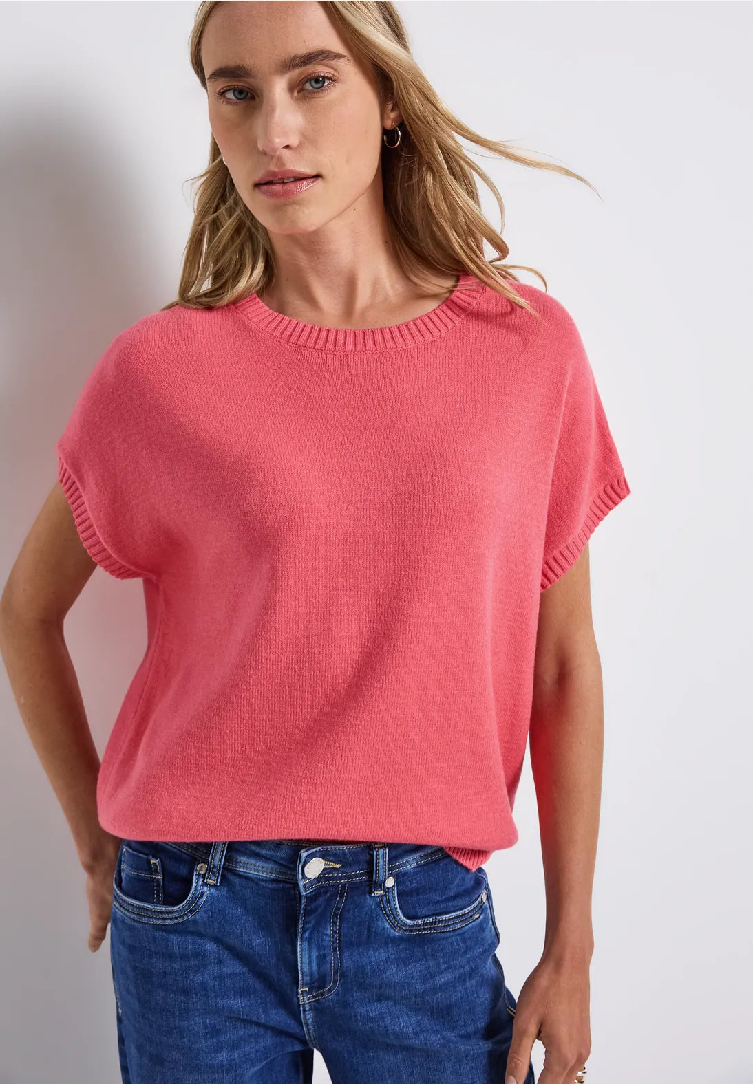 cosy sleeveless sweater       almond coral                  303429