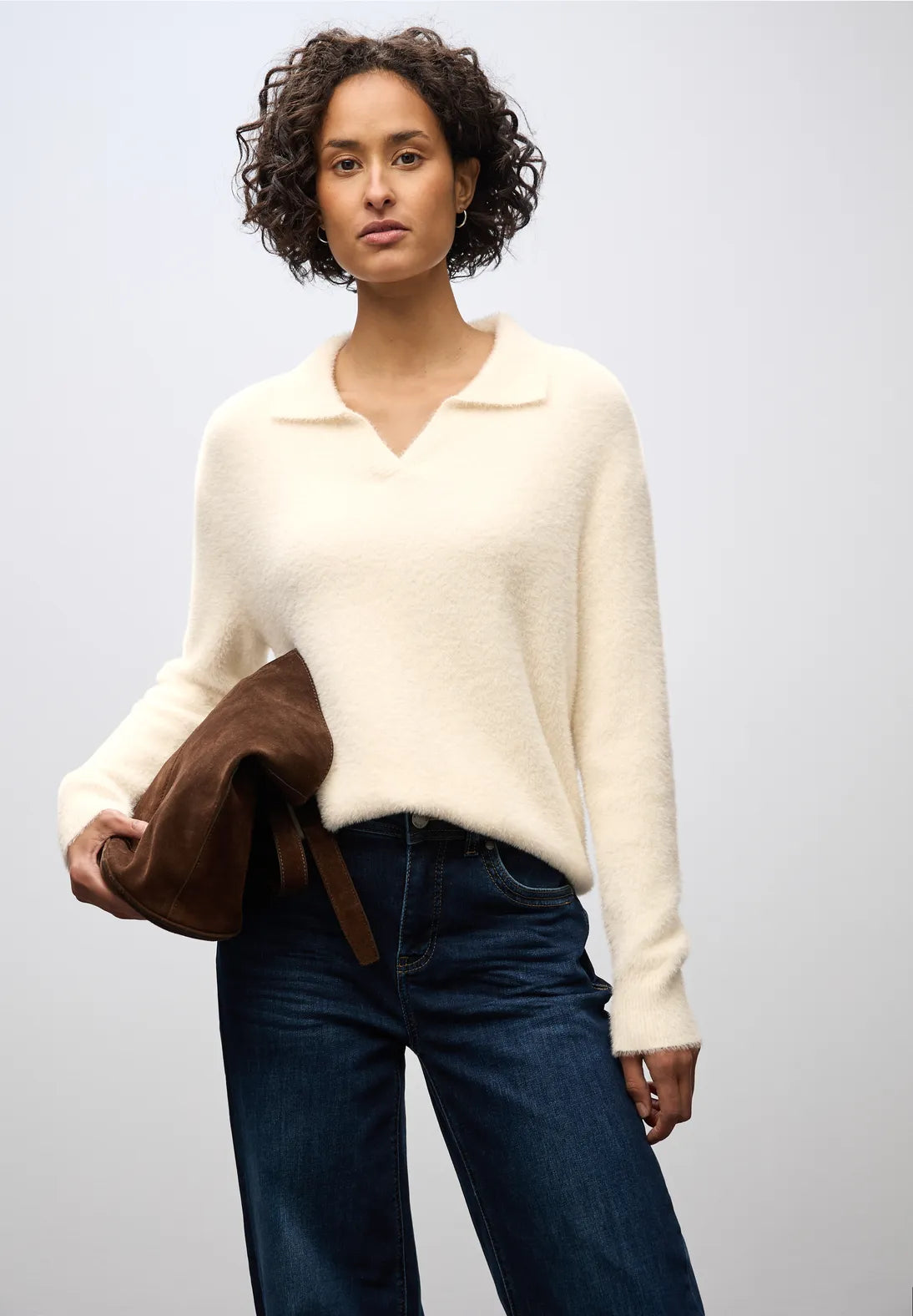 Fluffy yarn polo sweater       soft beige                     303478