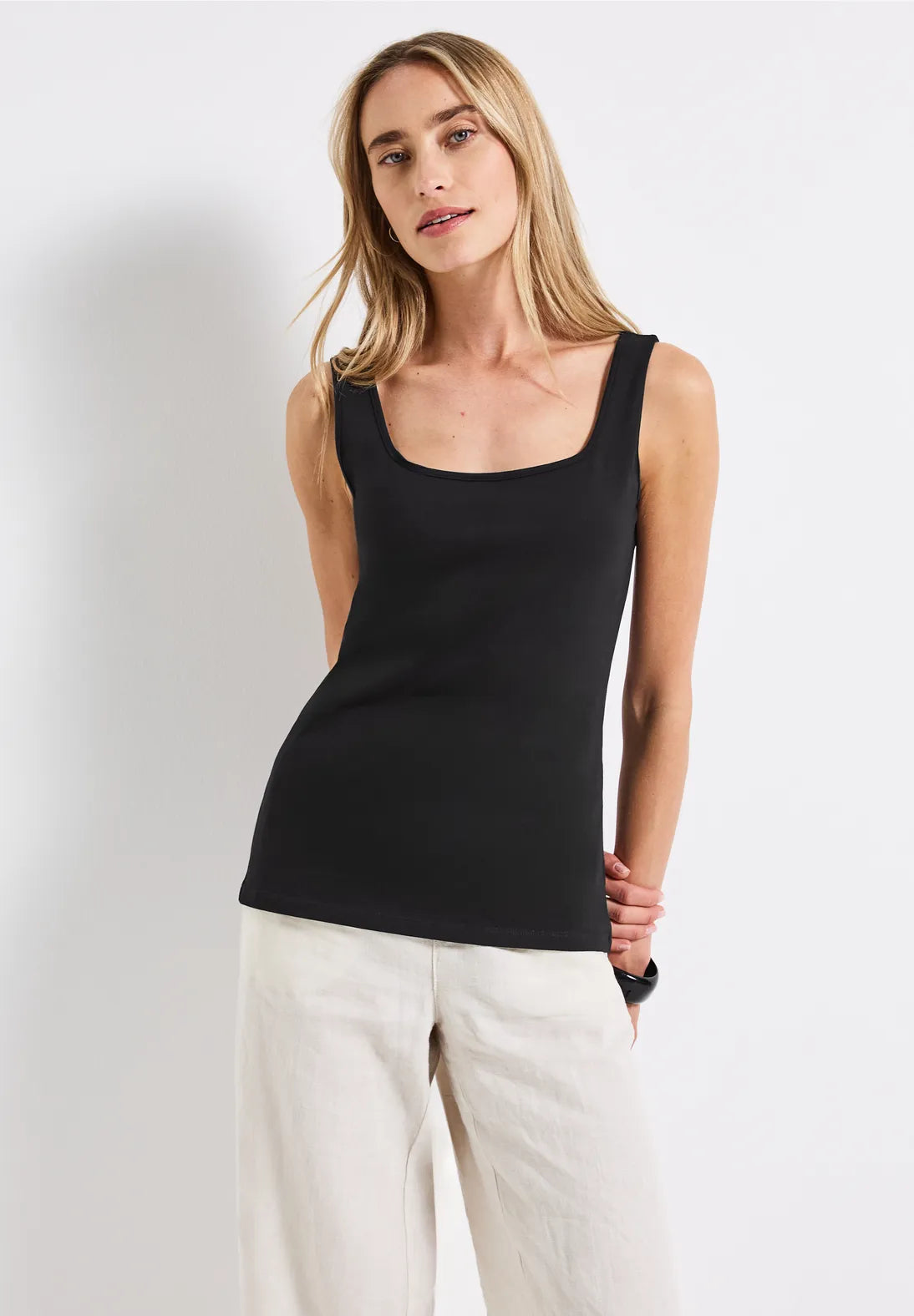 Basic top - Square Nek      Black                          323677