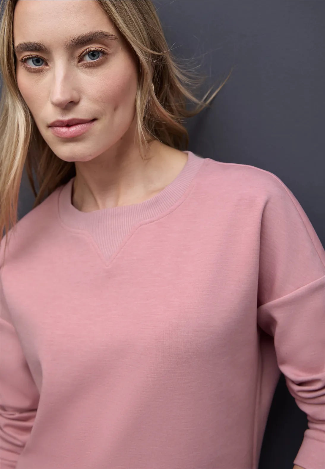Sweat-shirt w.rib neck    - powder pink