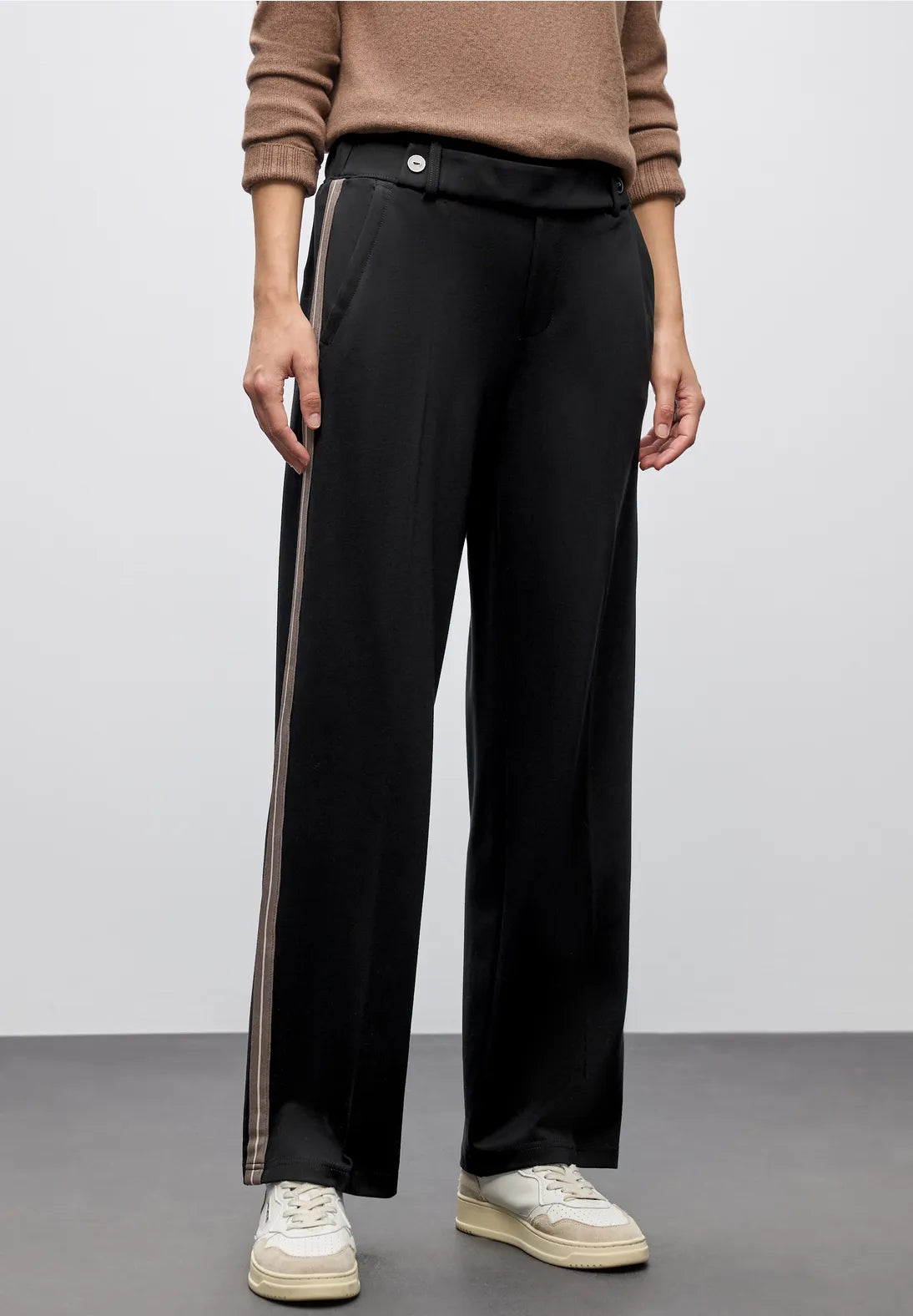Straight Leg HW belt button - Black                          379754