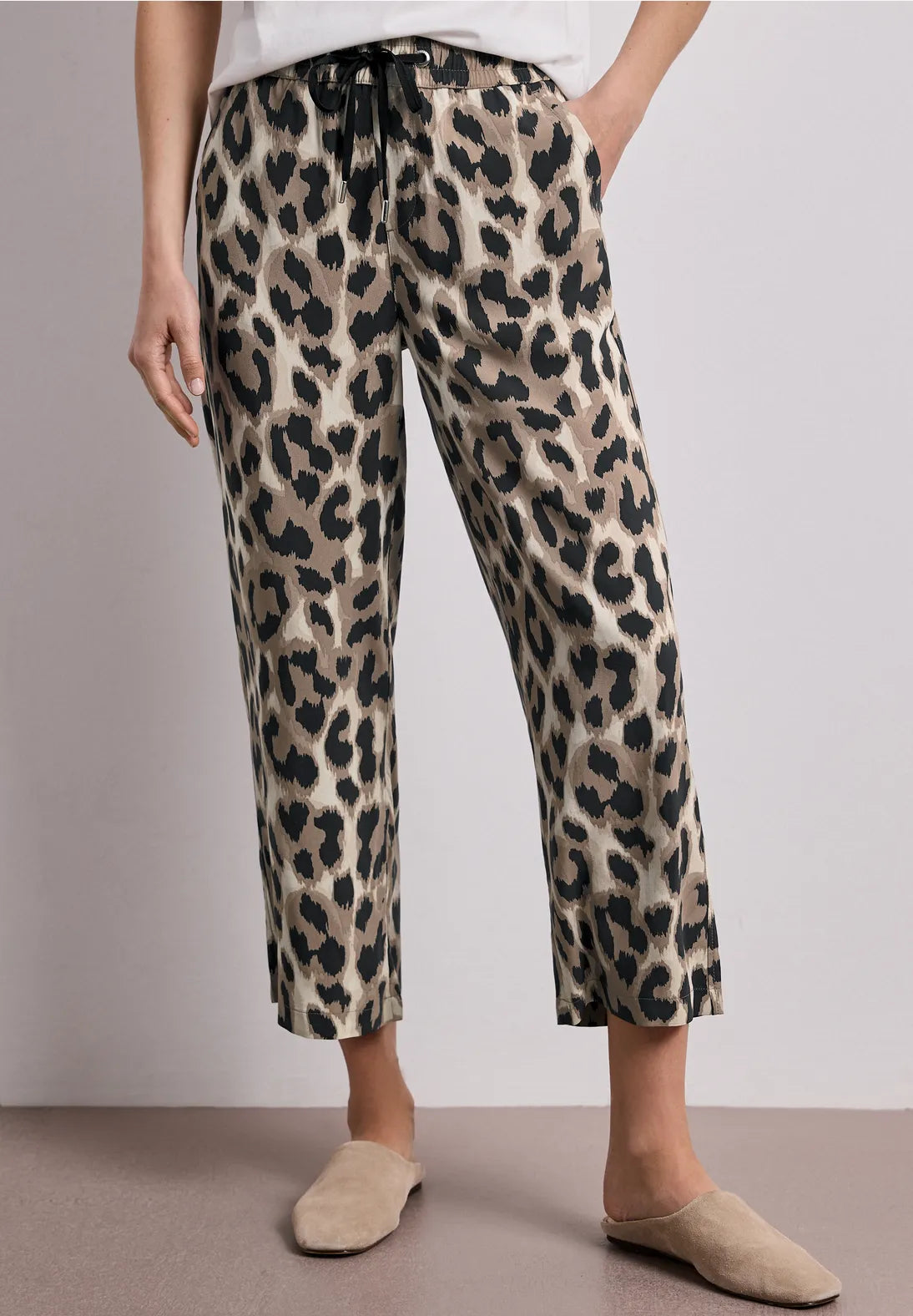 Loose Fit Trouser              380975