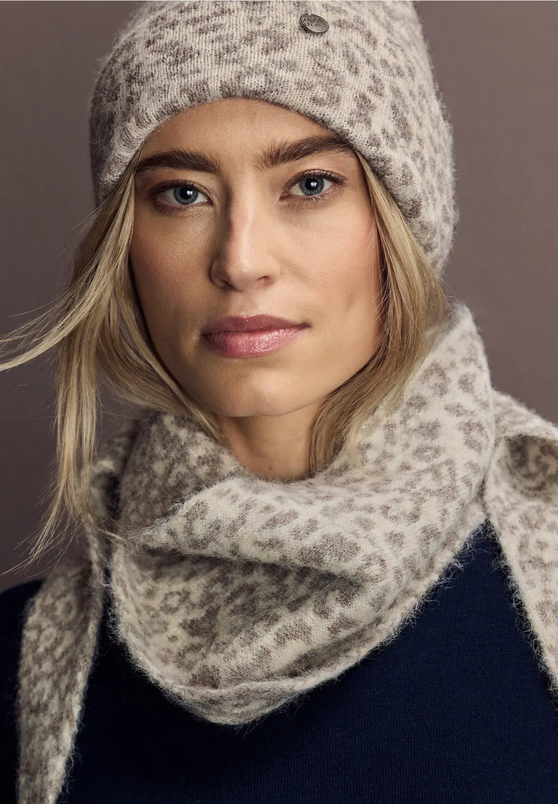 Leo Triangle Scarf- Soft Sand                572851