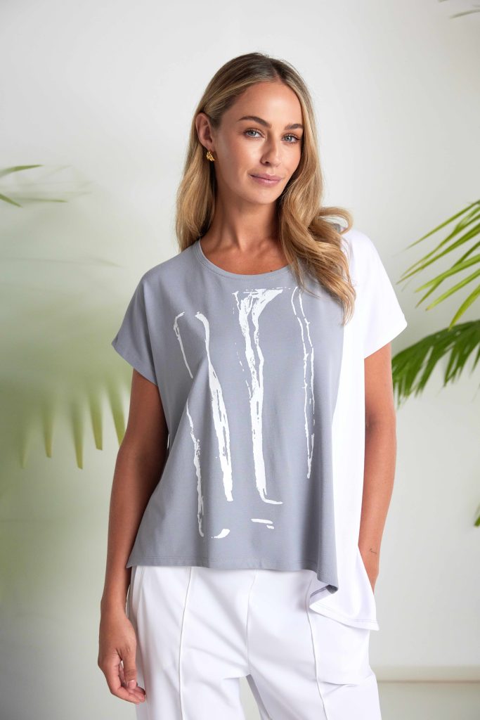 Placement print top with angle hem and contrast side panel Dove/White NAS26119