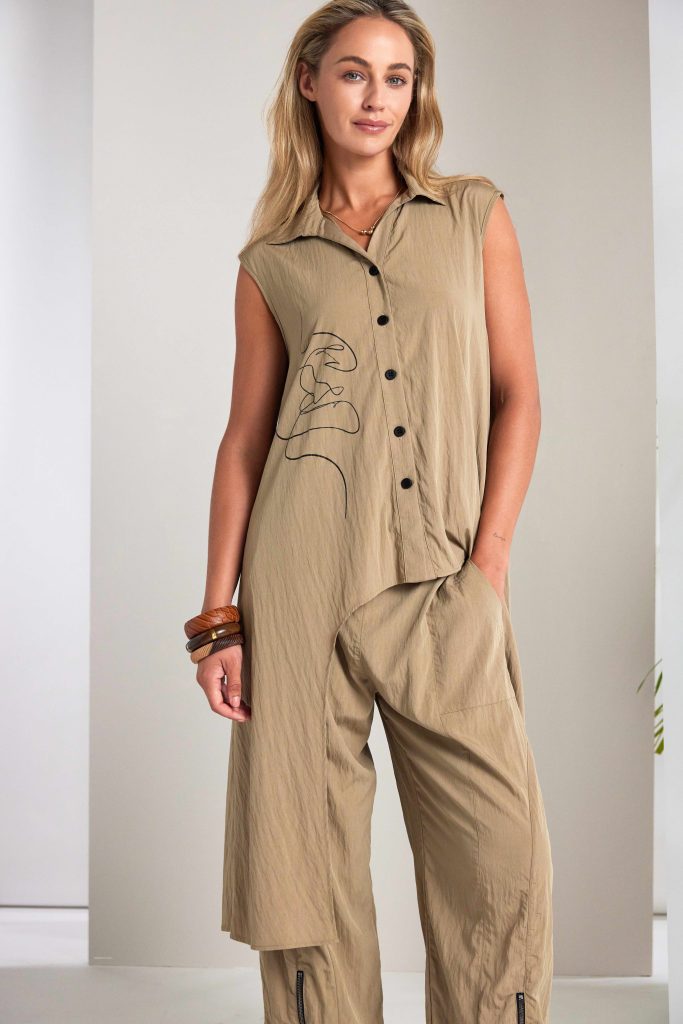 Placement print top with long side panels Tan NAS26218