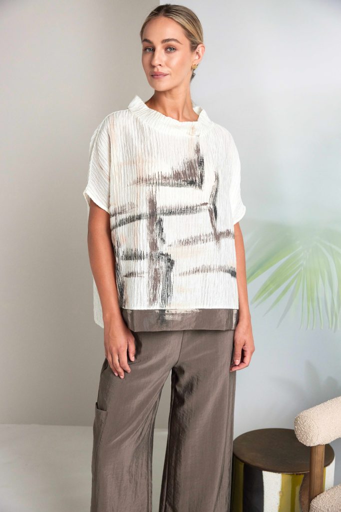 Rippled print high neck top with contrast hem Cream/Taupe NAS26265