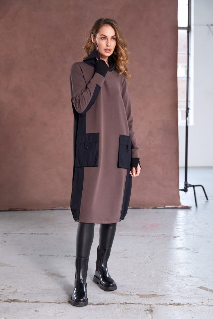 Dress with contrast hood side panels and pocket detail-Cocoa/Black