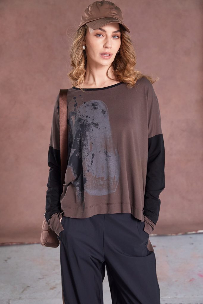 Placement print top with contrast binding and sleeves-Cocoa/Black